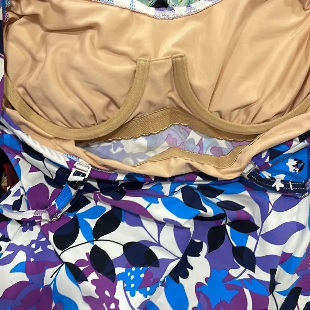 NWOT Lands' End Floral Tankini Swim Top.  Size 6 S small